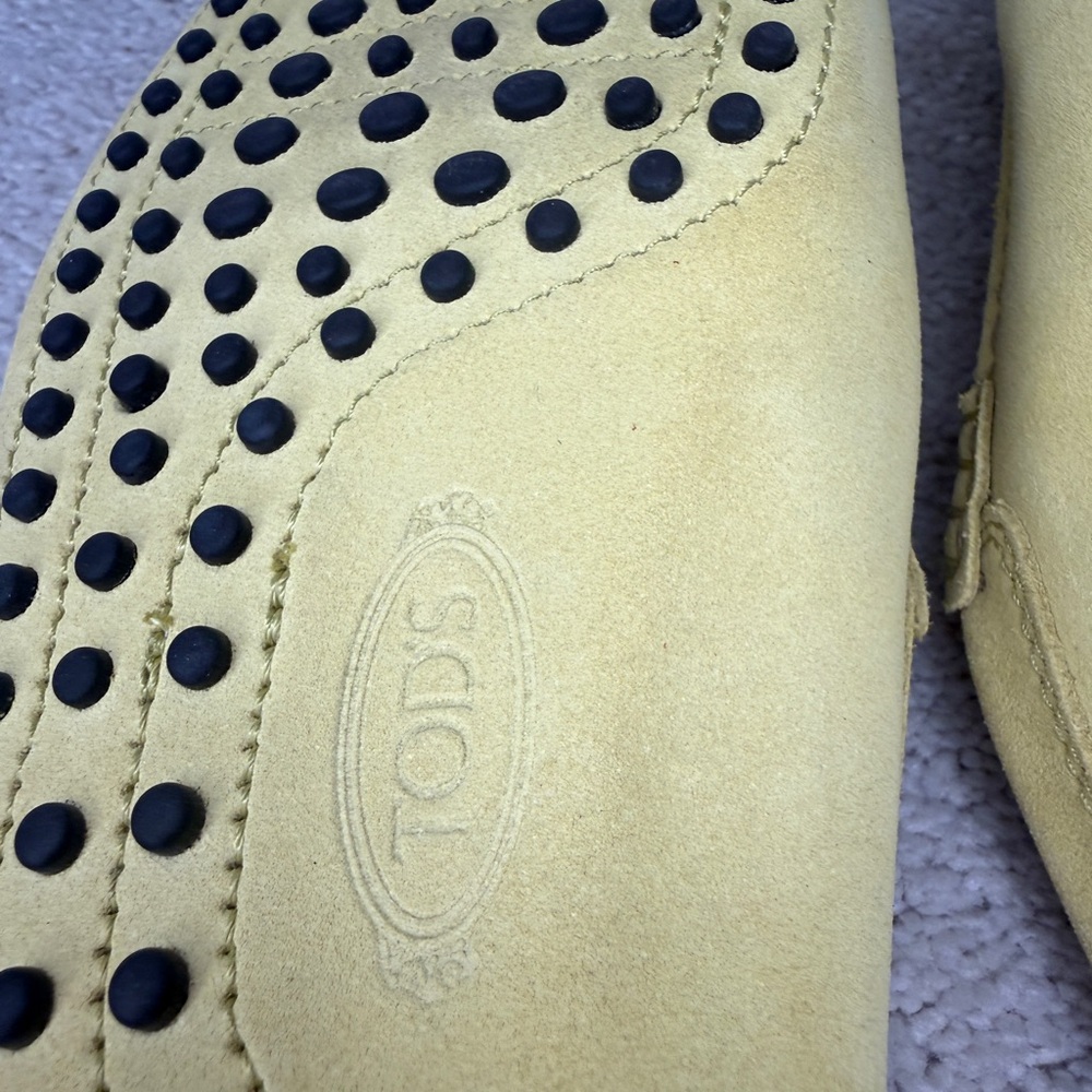 Tod's Lemon Suede Men's Driving Loafers - Picture 8 of 16